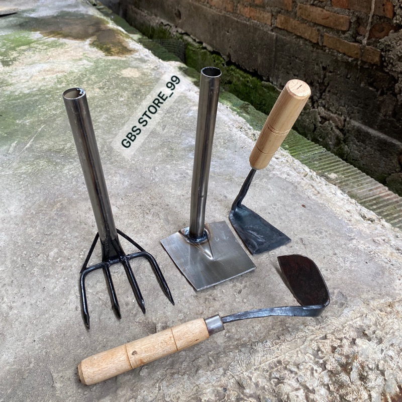 Jual PAKET ALAT BERKEBUN MENANAM - ALAT CANGKUL KORED GARUKAN RUMPUT ...