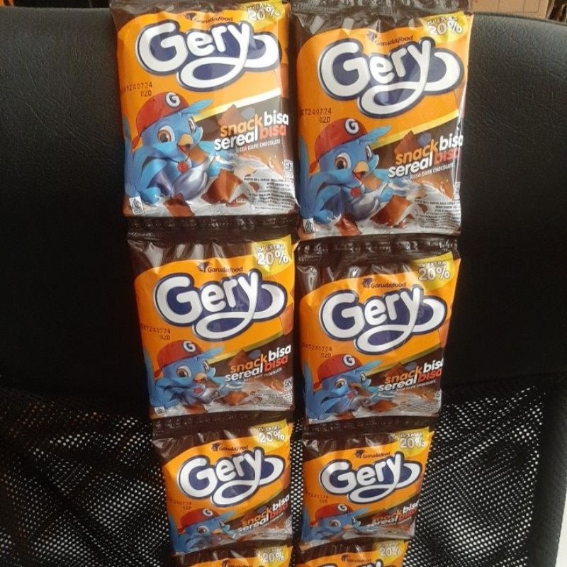 Jual Gery Wafer Roll Bantal 1 Renceng Isi 10pcs @11g+2,2g Snack Sereal ...