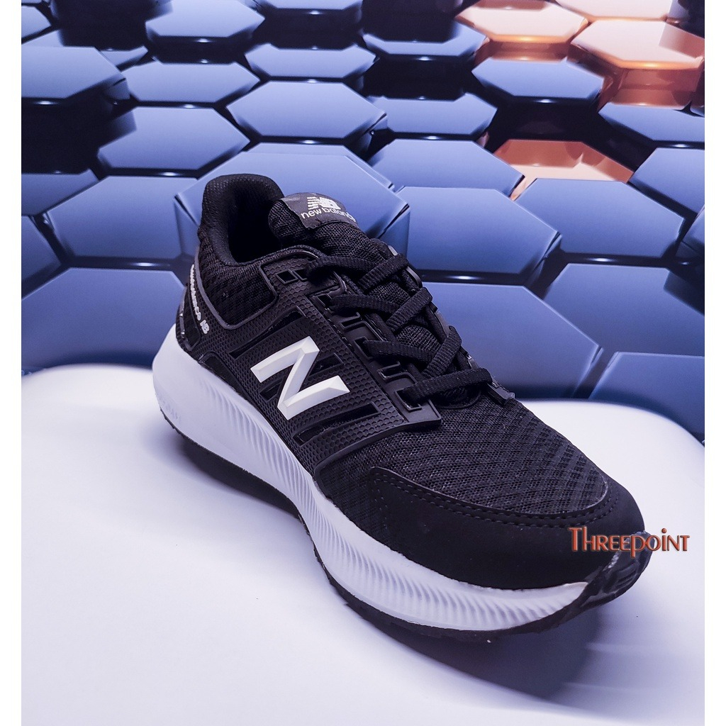 Jual DISKON!! SEPATU SEKOLAH KERJA NB BLACK WHITE NEW BALANCE SNEAKERS ...