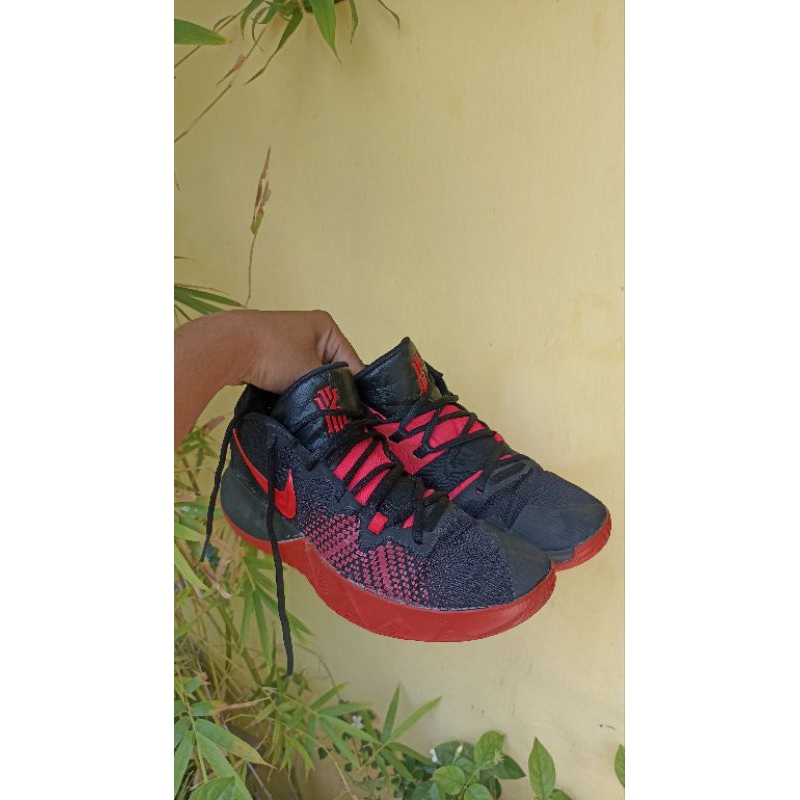 kyrie flytrap 1 black
