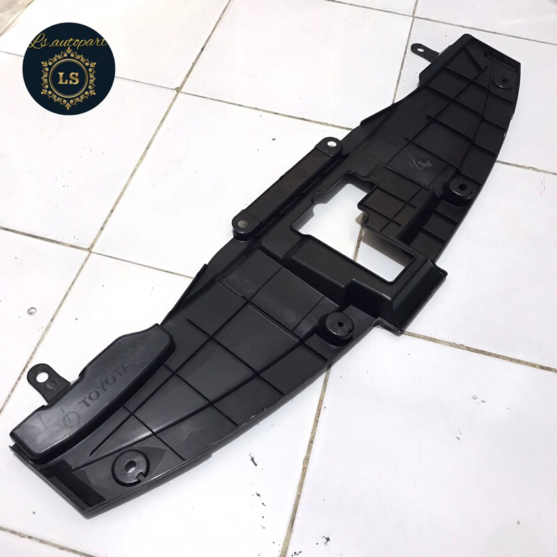 Jual Cover Penutup Grill Radiator Fortuner VRZ 53117-0K100 ORIGINAL ...
