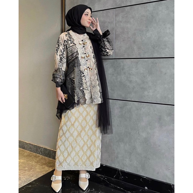 Jual (SEWA KEBAYA) JALEELA WILLOW FULL SET (KEBAYA KONDANGAN / MODERN / LAMARAN / WISUDA