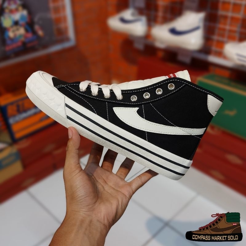 Jual [ORIGINAL] Sepatu Compass Retrograde High Decon Black White ...