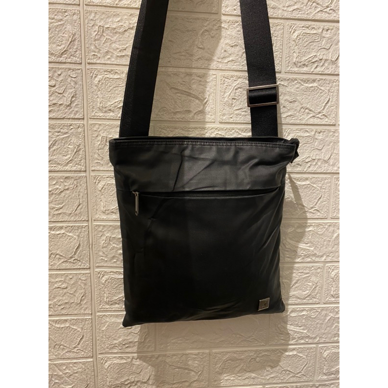Jual kangol sling bag Shopee Indonesia