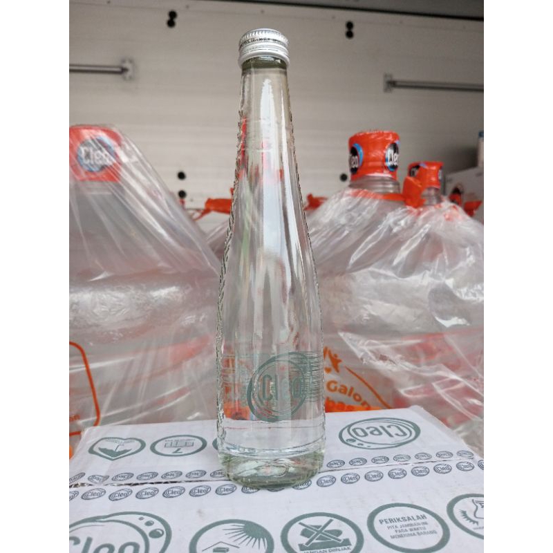 Jual Cleo Glass 330ml 1 Dus Isi 12 Botol Air Mineral Air Minum Shopee Indonesia 7744