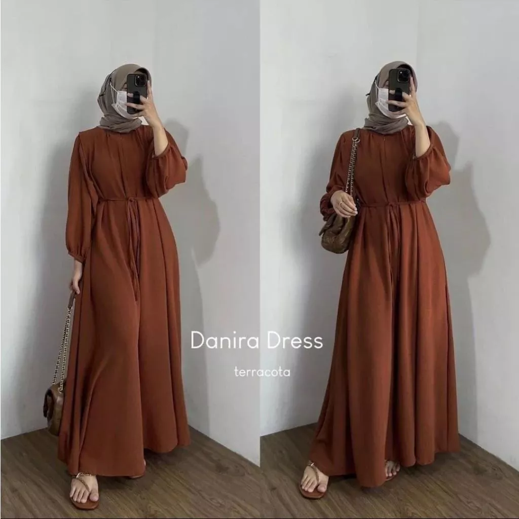 DANIRA Dress Gamis Crinkle Airflow tampilan keseluruhan