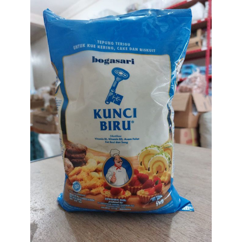 Jual tepung kunci biru /tepung terigu/tepung roti rendah protein 1kg ...