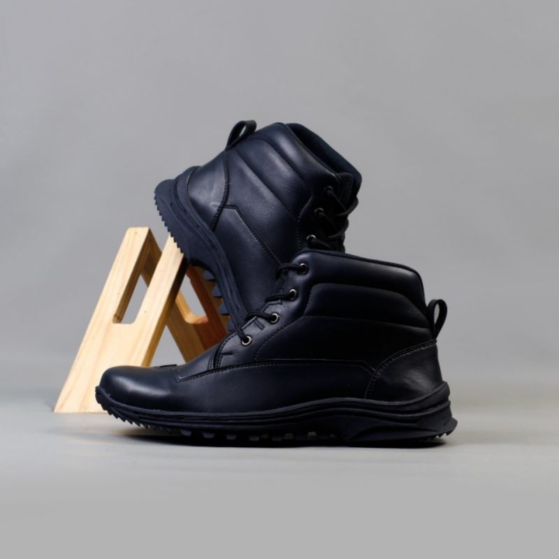 Jual Sultan Footwear x Emely Sepatu Safety Shoes boots Sporty Black ...