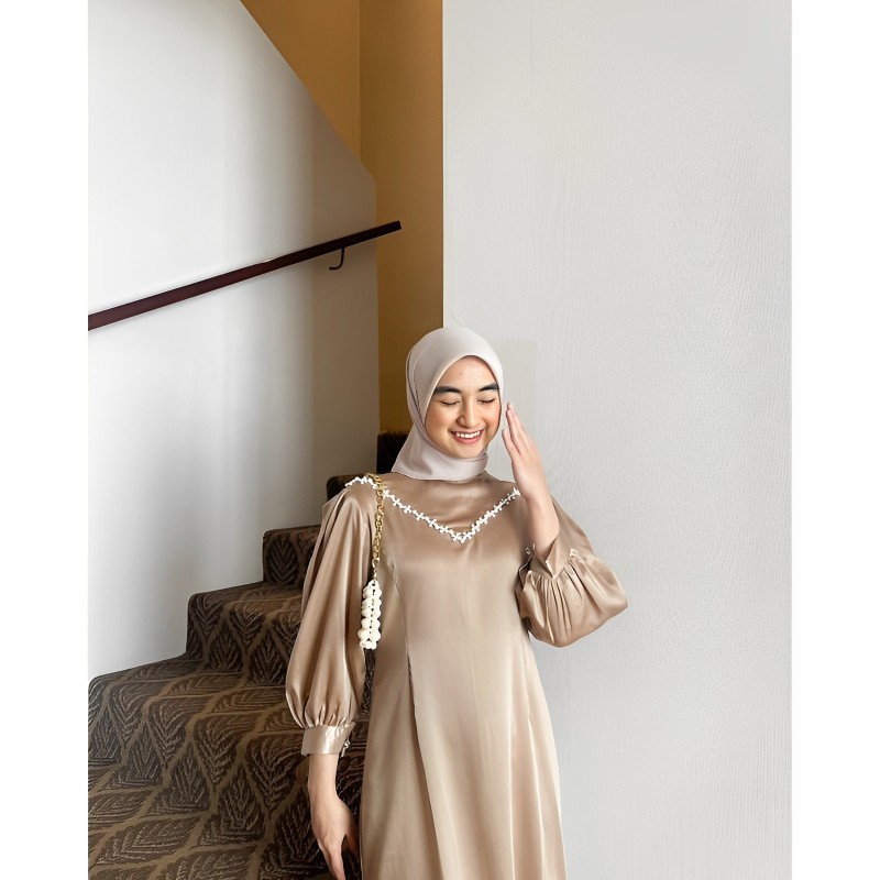 Contoh dress bridesmaid on sale hijab