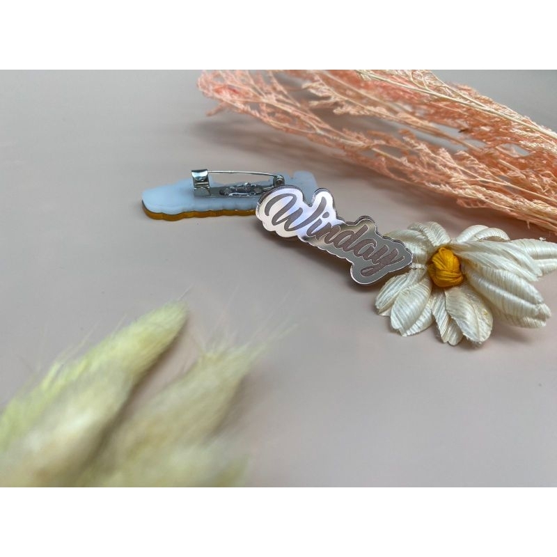 Jual Bross Akrilik Custom untuk Hijab, Nama, dan Pin Nama | Shopee ...