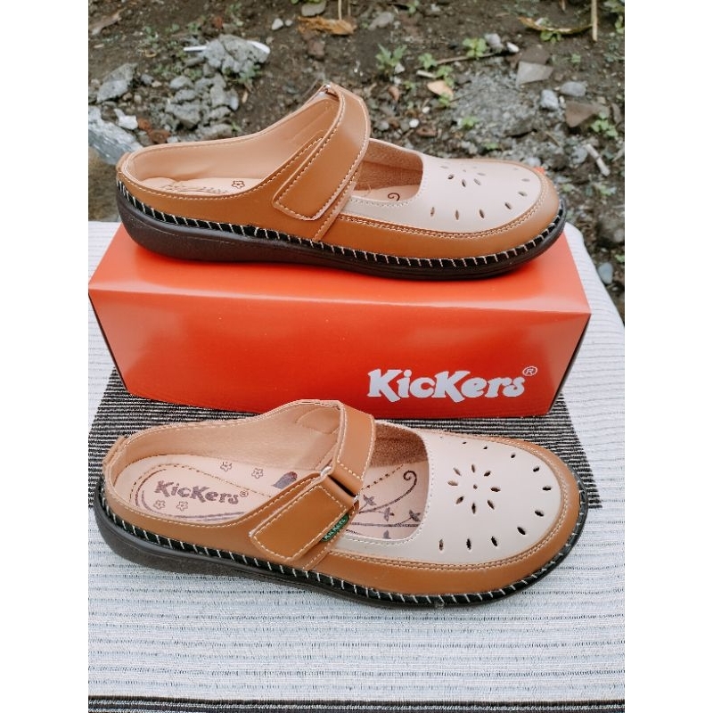 SANDAL SLOP WANITA SEPATU KICKERS MODEL KEKINIAN, sendal slop wanita SL 01