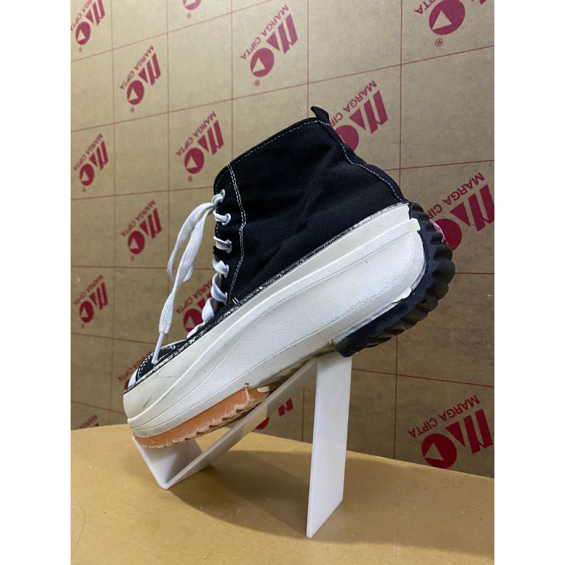Jual Display sepatu Acrylic/Stand sepatu bahan 3 mm .warna susu dan ...