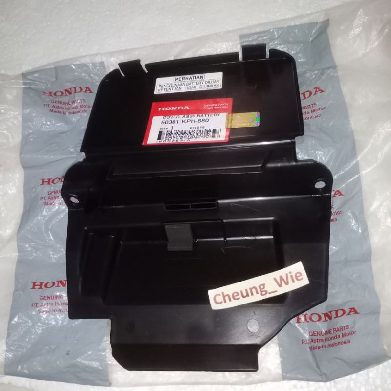 Jual 50381KPH880 tutup aki box bagasi jok dalam Honda Supra X 125