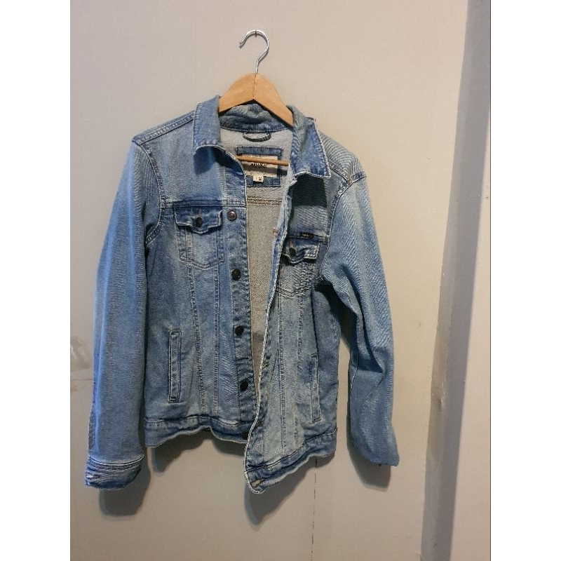 Pull Bear Denim Jacket Original Asli Jaket Jeans Pull and Bear Outerwear Outer Wear Pull Bear Like New Second Used Preloved Bekas Pre Loved 2nd Size