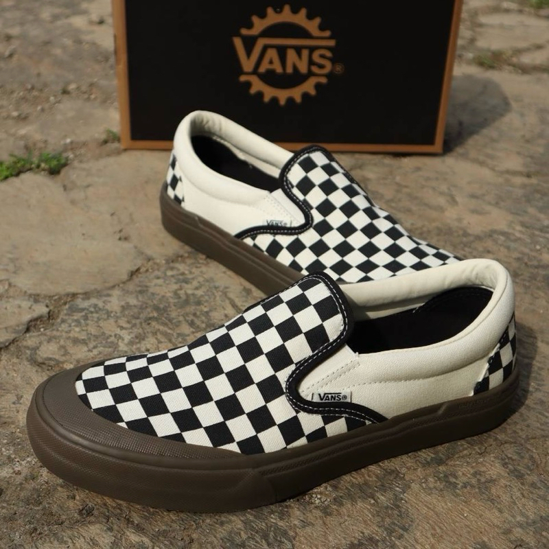 Vans slip on checkerboard gum hotsell
