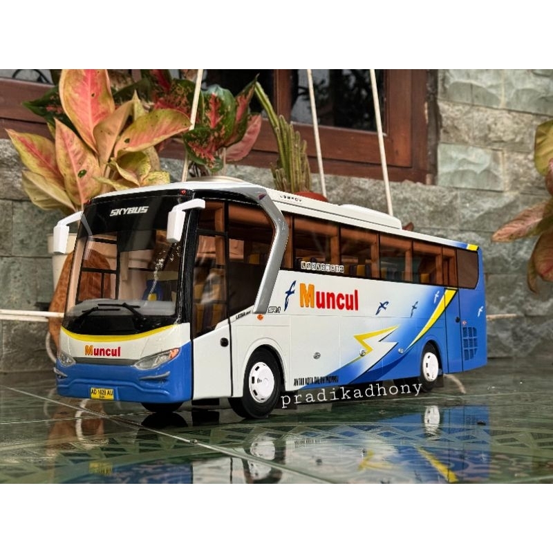 Jual MINIATUR BUS MUNCUL SKALA 1:20 LEGACY SR1 | Shopee Indonesia