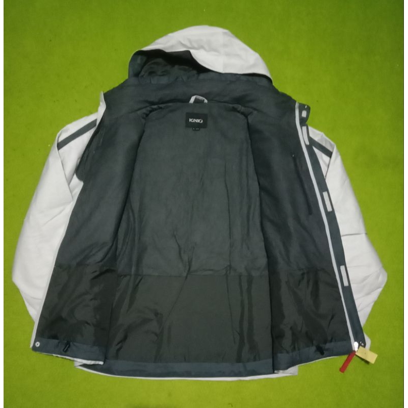 Jual IGNIO SNOWBOARD OUTDOOR JACKET SECOND | Shopee Indonesia