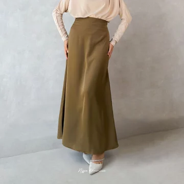Bynissa MERRY SKIRT Pakaian Wanita Bawahan Rok Long Skirt Rok Satin Rok Duyung