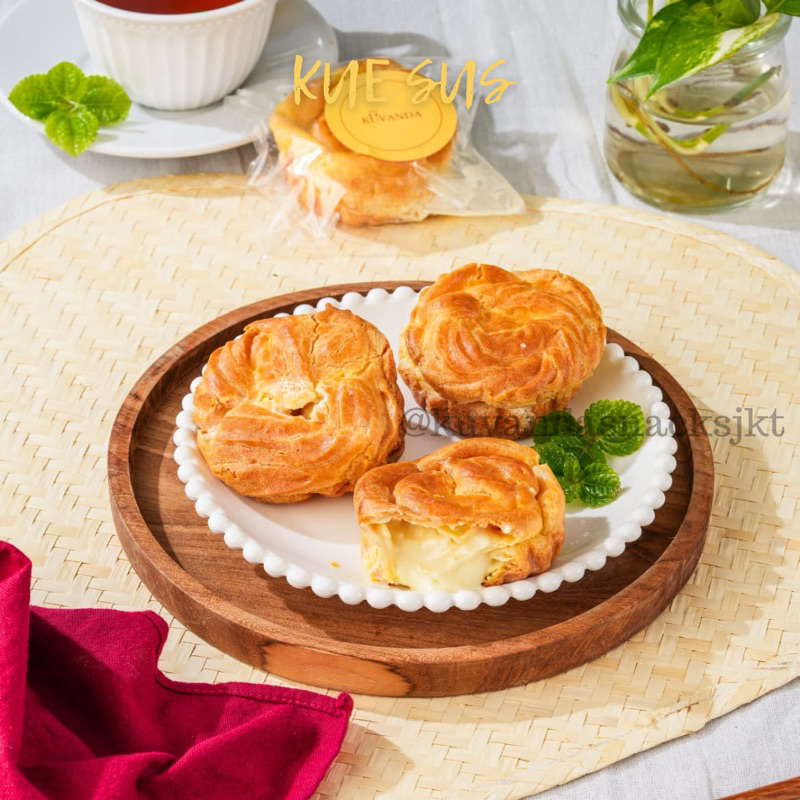 Jual KUE SUS ISI 25 PCS DENGAN ISI VANILA (harga sudah termasuk biya ...