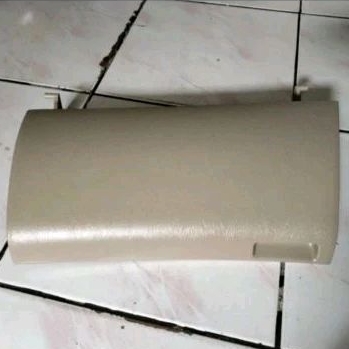 Misteri Tutup Laci Innova 2005: Lebih dari Sekedar Plastik