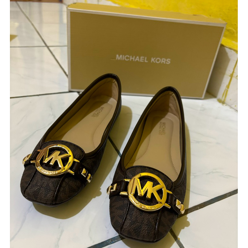 Ukuran sepatu best sale michael kors