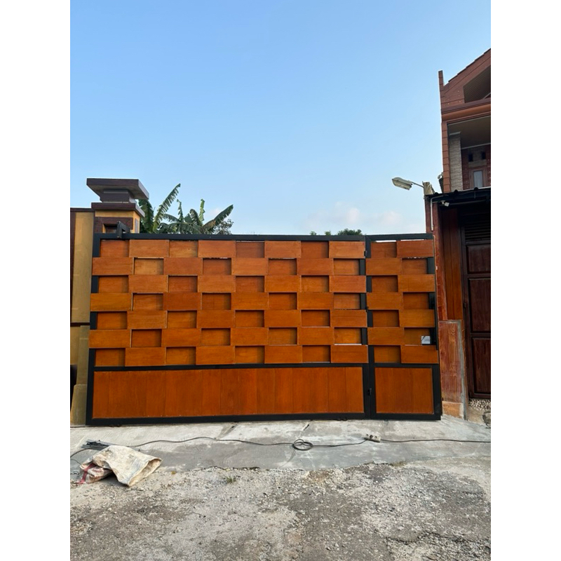 Jual Pagar rumah minimalis besi hollo galvanis paduan conwood/grc motif