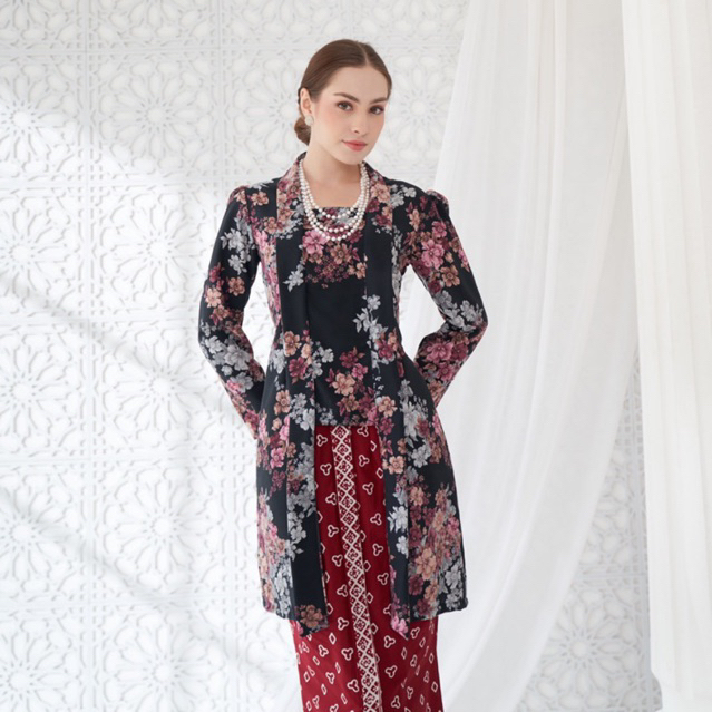 Jual Kebaya Kutubaru Tunik Floral /Kutubaru Modern Hitam/Kebaya ...