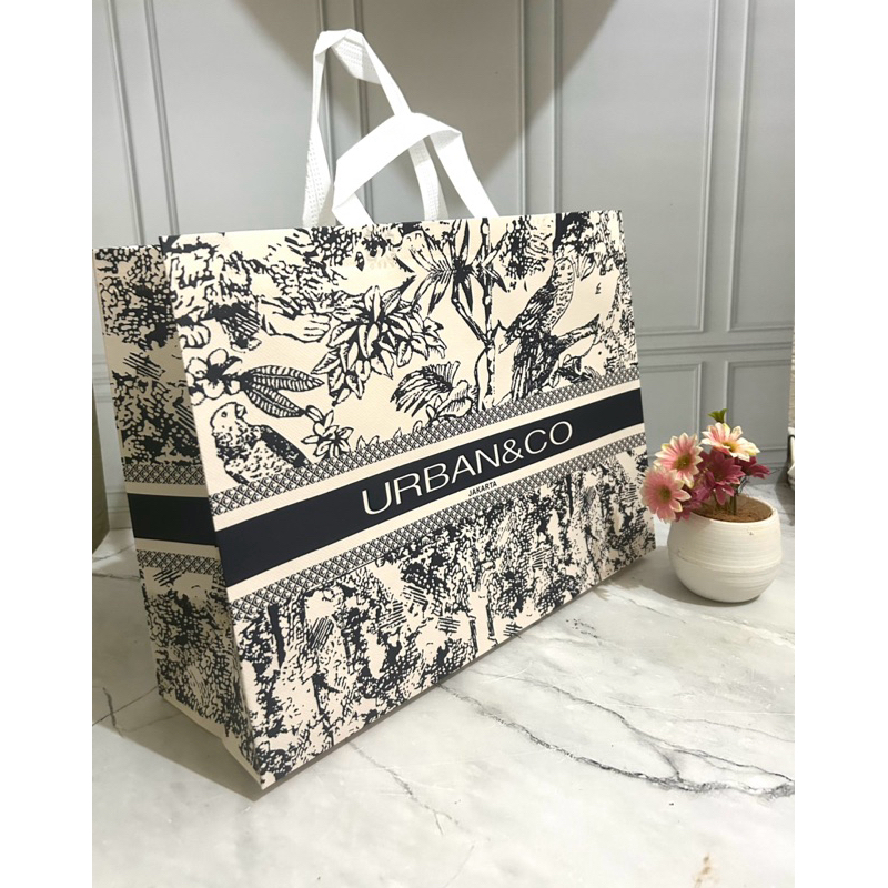 Tote offers bag store