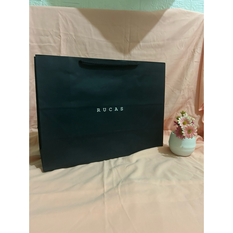 Jual Paper Bag Rucas Paper Bag Pembungkus Kado | Shopee Indonesia