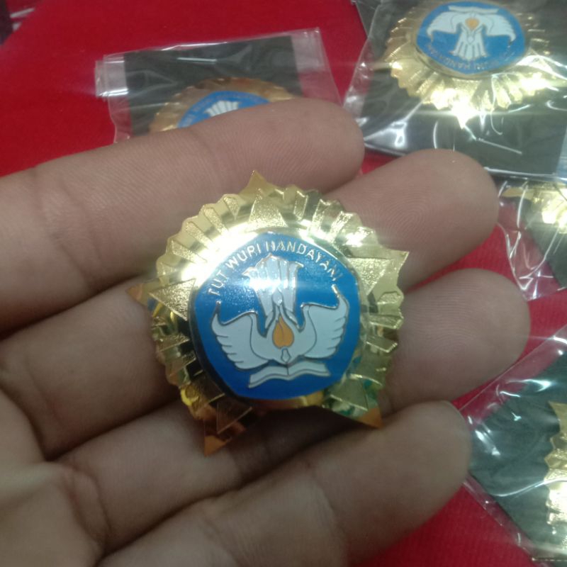 Jual pin TUT WURI HANDAYANI.. | Shopee Indonesia