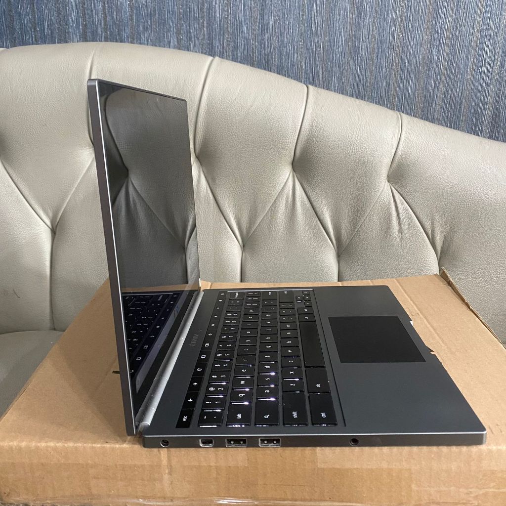 Google Chromebook Pixel CB001 – Core I5-3427U 1.8GHz – 32GB SSD 4GB RAM – 12in – Low Battery Health (Refurbished)