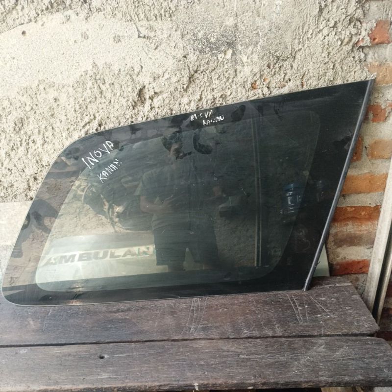 Jual kaca body/kaca samping belakang bagian kanan Inova 2005-2015 ...