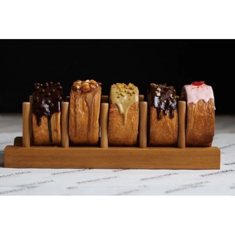 Jual rak display kue Cromboloni kayu Tray | Cromboloni Holder | Tatakan ...