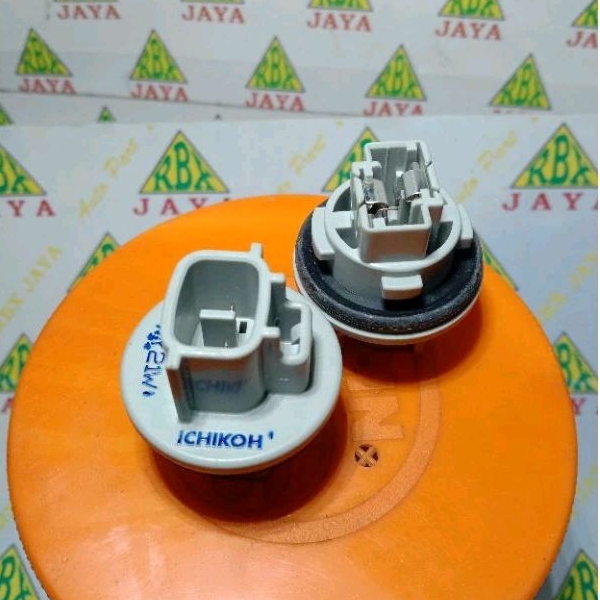 Jual Soket Socket Fiting Sein Toyota Innova Reborn Original Ichikoh ...