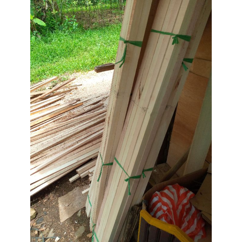 Jual kayu Reng 2, 5 meter 2×3cm satu ikat isi 10 batang sudah halus ...