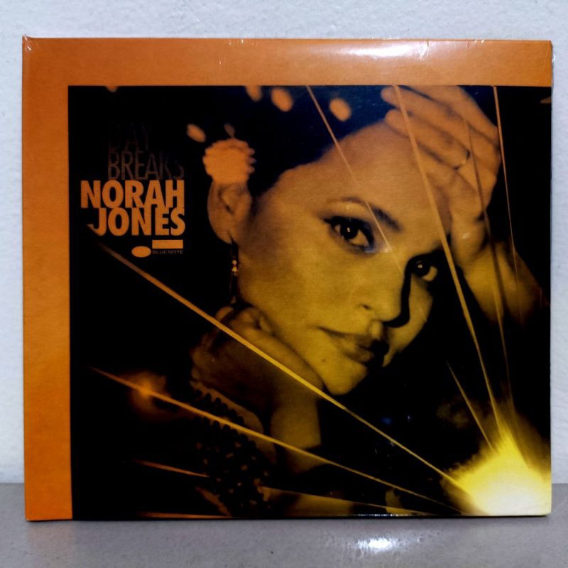 Jual CD Norah Jones Day Breaks 1CD | Shopee Indonesia