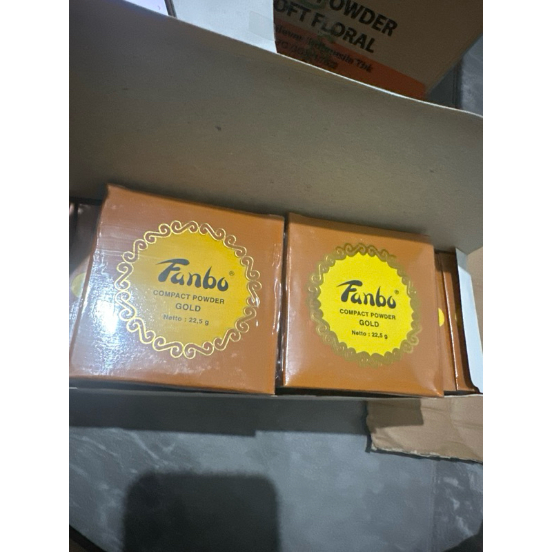 Jual Fanbo Gold Pancake Powder (kuning langsat dan janur kuning ...