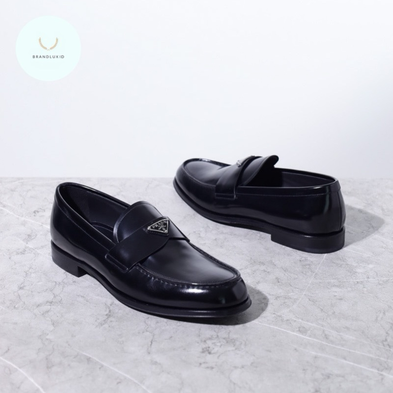 Jual Prada Men Triangle Logo Retro Loafers 25mm in Black Brushed ...