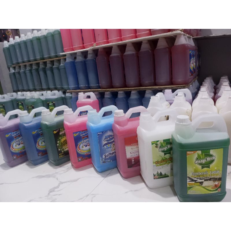 Jual detergent cair pembersih pakaian 5liter varian merah ungu biru ...