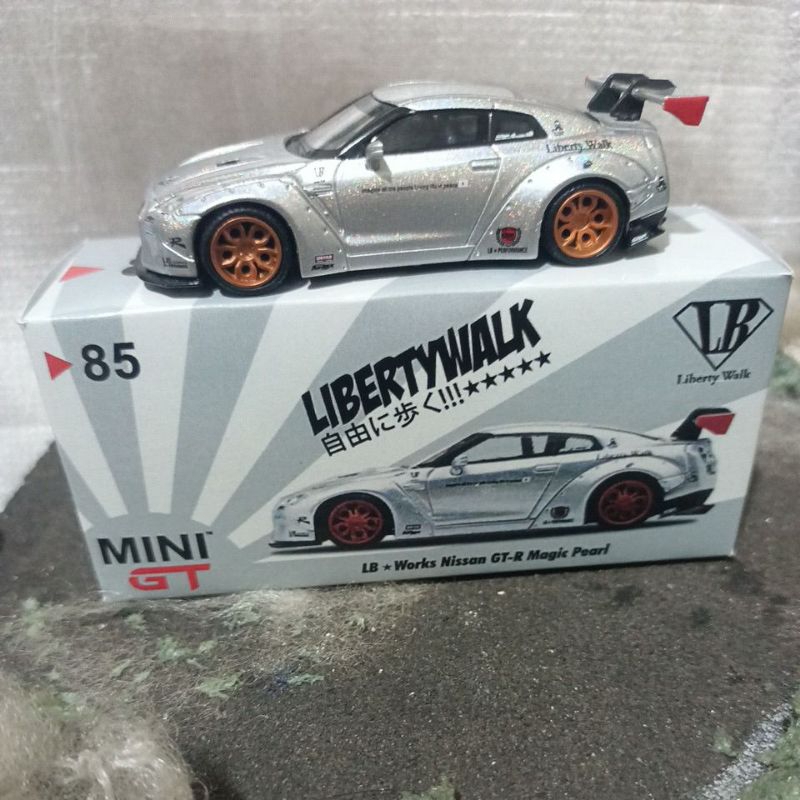 Jual Mini GT Nissan GT-R35 (LHD)-Magic Pearl ( Free Protektor) | Shopee ...