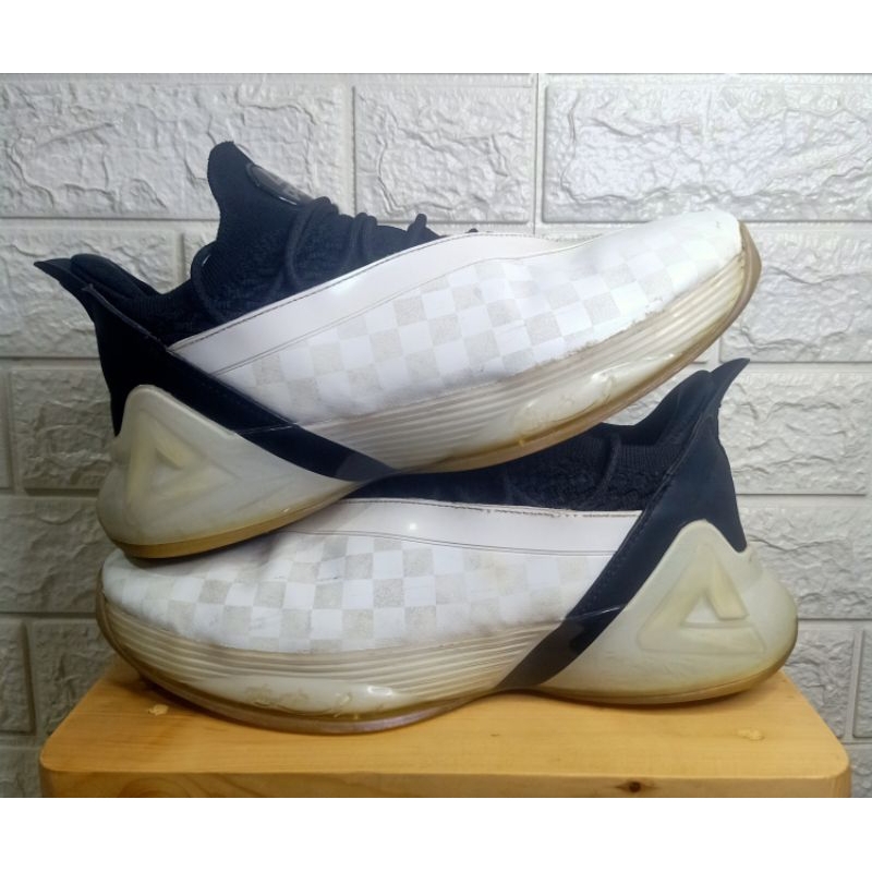 Jual Sepatu Basket Peak TP7 ' White/ Black ' | Shopee Indonesia