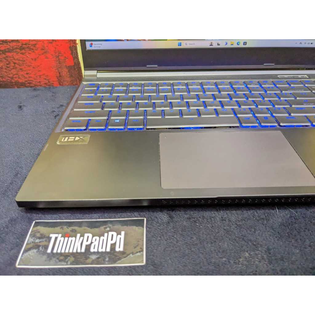 Laptop gaming Galeria GCL2060 横たわっ