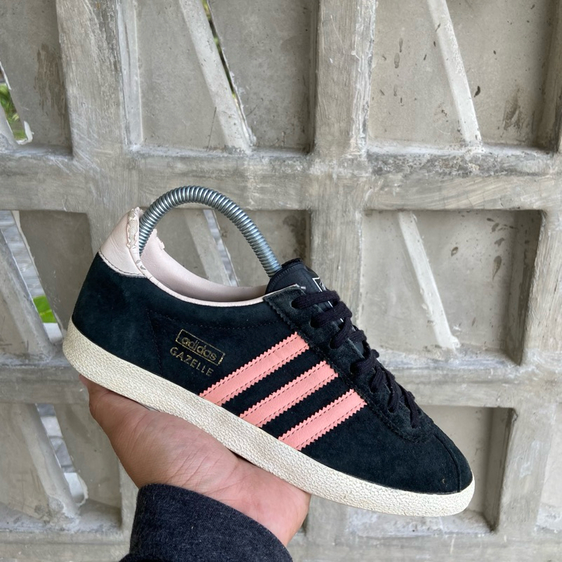 Adidas gazelle og black pink on sale
