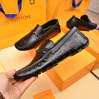 Sepatu pria LV Louis vouitton original size 9½. Model baru, Fesyen Pria,  Sepatu , Sepatu Formal di Carousell