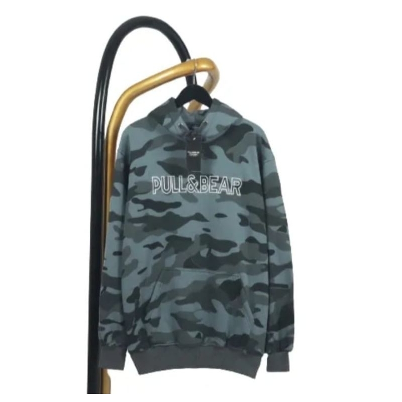 Hoodie pull and bear camo 2025
