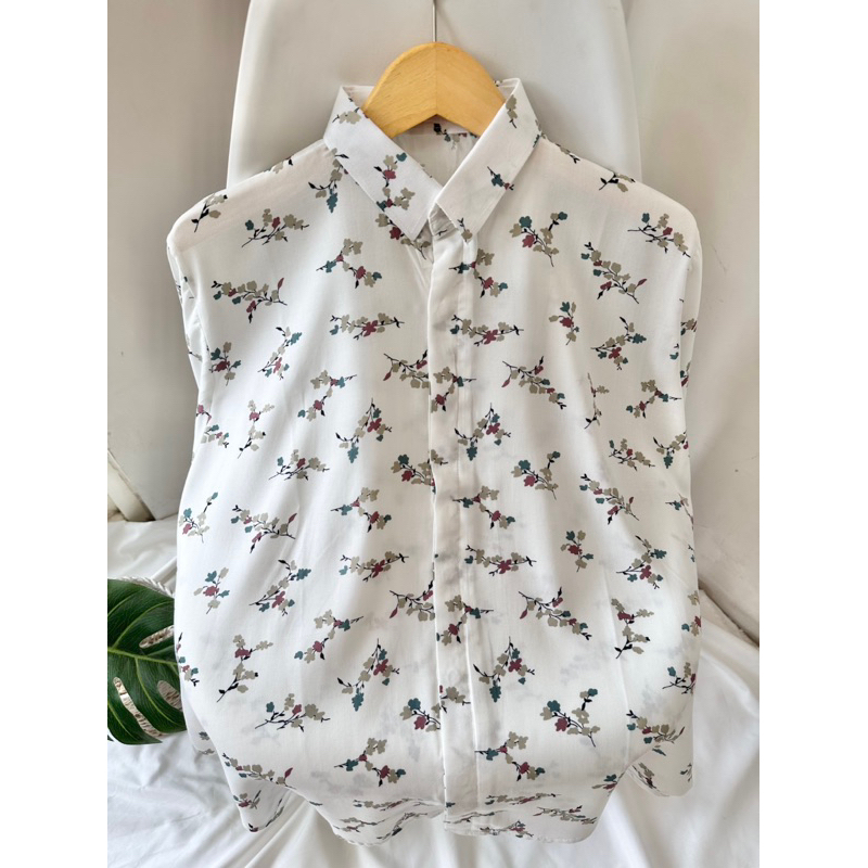 Jual Pattern Shirt / Oversized Pattern Shirt / Flowery White | Shopee ...