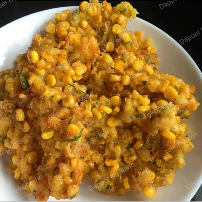 Bakwan jagung yang siap disajikan