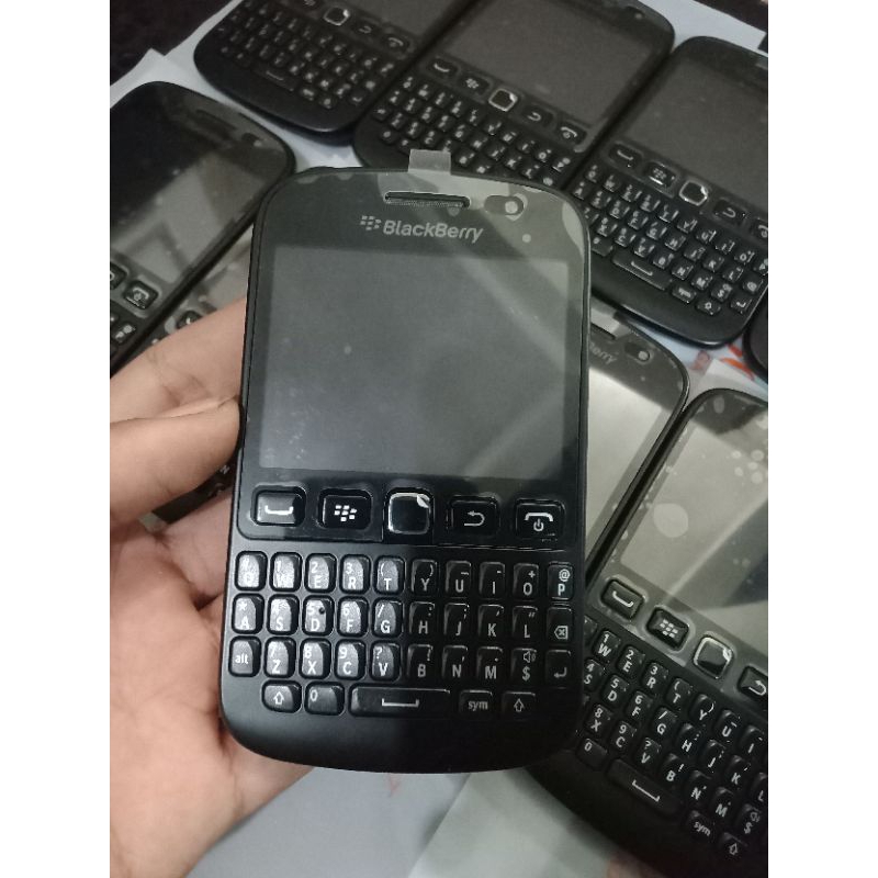 Smartphone BlackBerry 9720 Nero 3G - Bloccato Vodafone (Buone Condizioni)