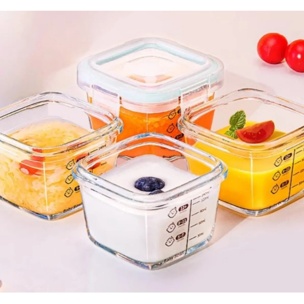 kaldu ayam bubuk dalam wadah kaca