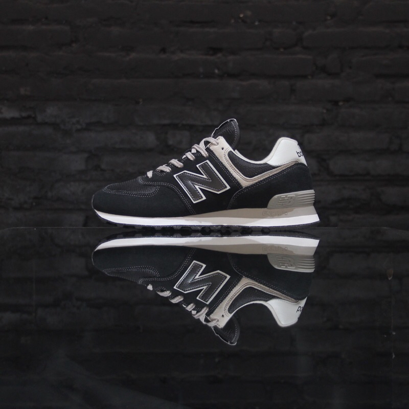 Jual New Balance 574 Classic Black/white | Shopee Indonesia